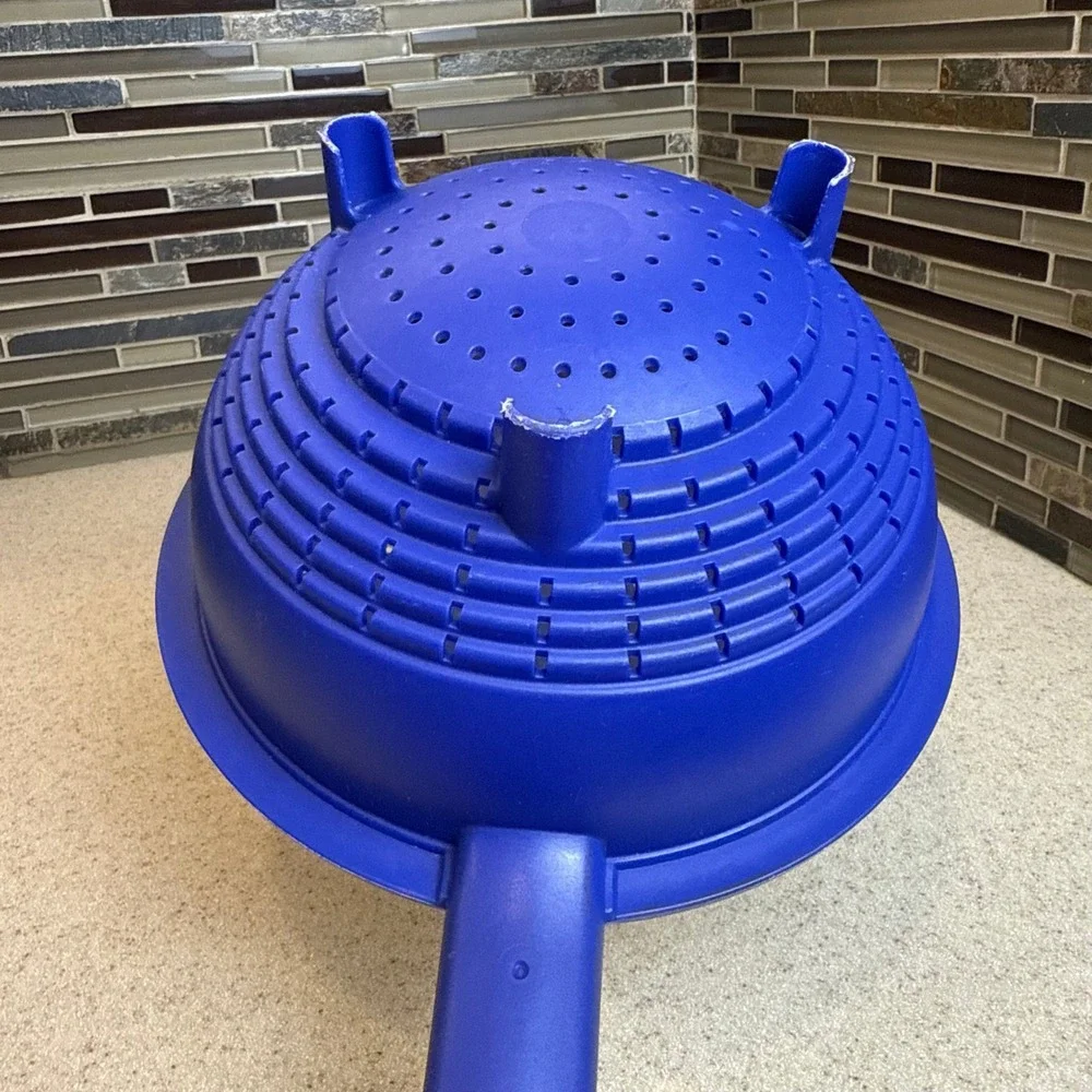 Tupperware Double Colander Strainer Set Blue & White 2149A-2 2150A-1 with Handle
